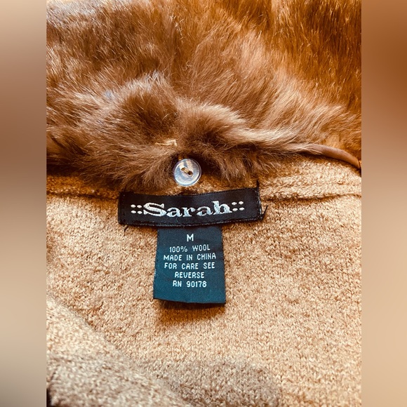 100 percent wool coat brown tan color with faux fur collar. Size M - Picture 3 of 3